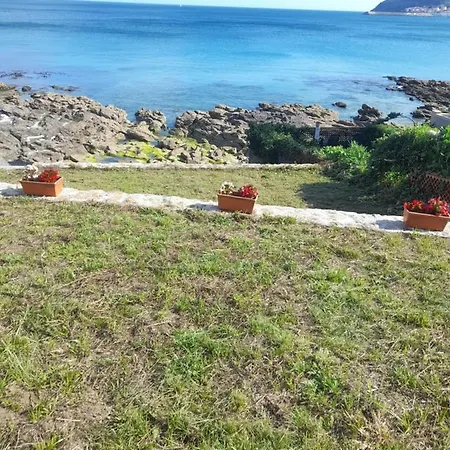 Casina Palmira Villa Finisterre Exterior photo
